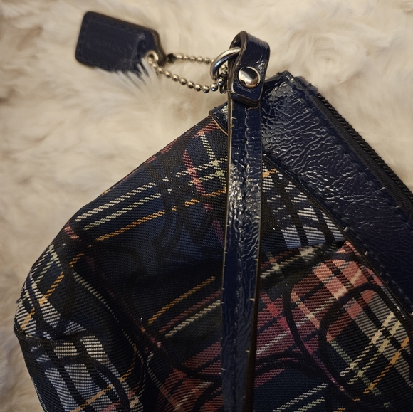 Coach Navy Multicolor Plaid Wristlet Signature C Pattern Pink Clutch Hangtag - Picture 8 of 8